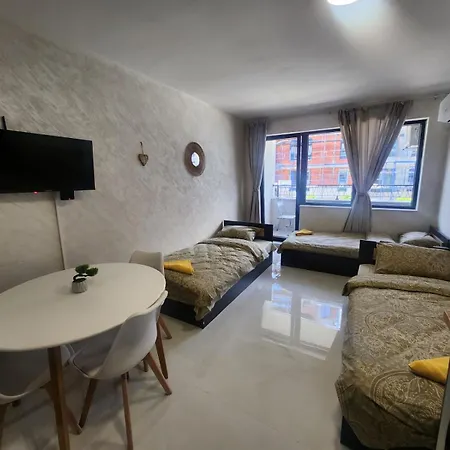 Luxury Nsa 17 With Parking Place Apartment